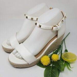 ESPRIT WHITE WEDGE SANDALS SIZE 6.5. PU LEATHER.